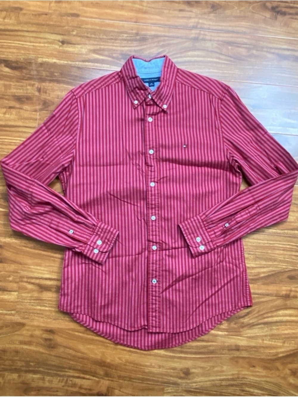 Tommy Hilfiger Men's Red Stripe Button Down Shirt Size Small Classic Preppy